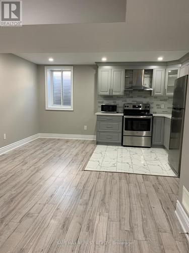 Bsmt - 20 Cloverhaven Road, Brampton, ON - Indoor Photo Showing Kitchen