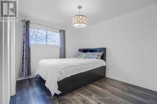 571 West 5Th Street, Hamilton, ON - Indoor Photo Showing Bedroom