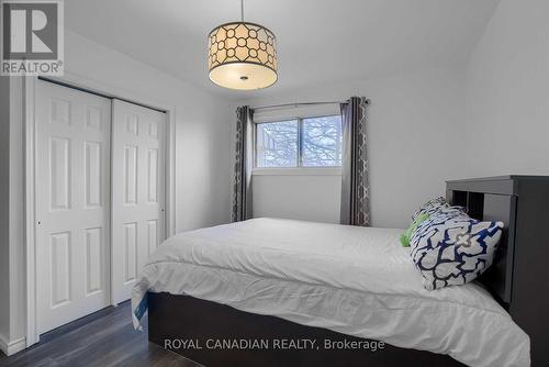 571 West 5Th Street, Hamilton, ON - Indoor Photo Showing Bedroom