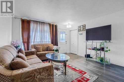 571 West 5Th Street, Hamilton, ON - Indoor Photo Showing Living Room