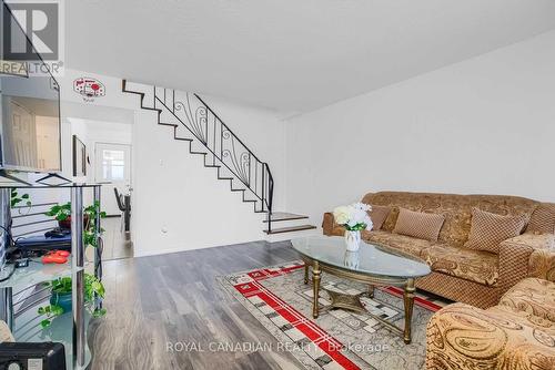 571 West 5Th Street, Hamilton, ON - Indoor Photo Showing Living Room