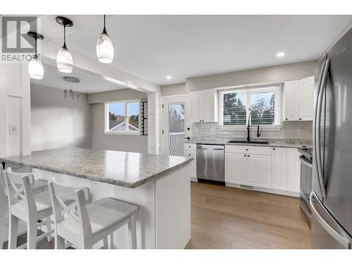 4393 Fisk Avenue, Prince George, BC - Indoor Photo Showing Kitchen With Upgraded Kitchen