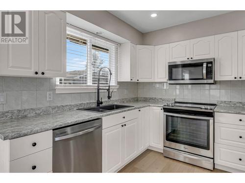 4393 Fisk Avenue, Prince George, BC - Indoor Photo Showing Kitchen With Double Sink