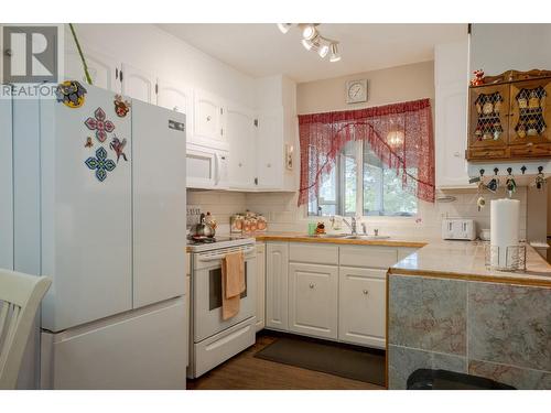 1801 Mission Road, Vernon, BC - Indoor Photo Showing Kitchen With Double Sink