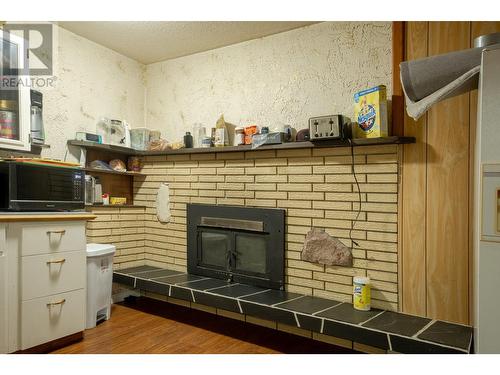 1801 Mission Road, Vernon, BC - Indoor With Fireplace