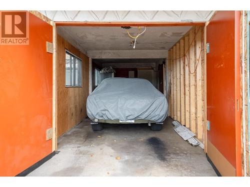 1801 Mission Road, Vernon, BC - Indoor Photo Showing Bedroom