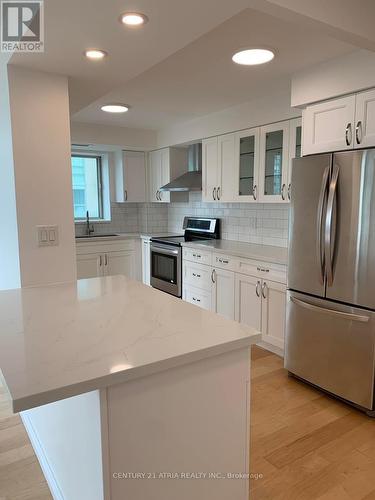 Lph01 - 29 Pemberton Avenue, Toronto, ON - Indoor Photo Showing Kitchen