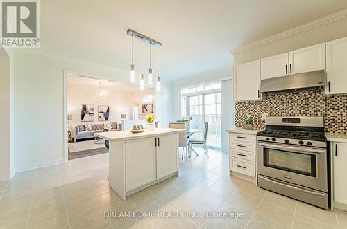 460 Sonoma Boulevard, Vaughan, ON - Indoor Photo Showing Kitchen