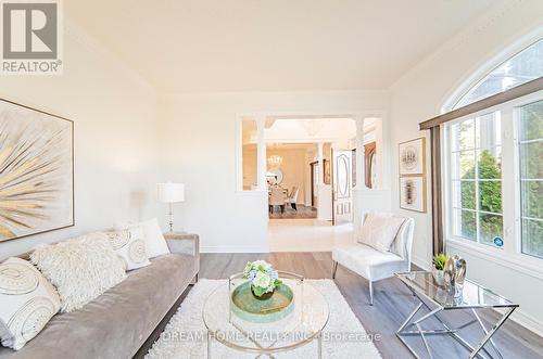 460 Sonoma Boulevard, Vaughan, ON - Indoor Photo Showing Living Room