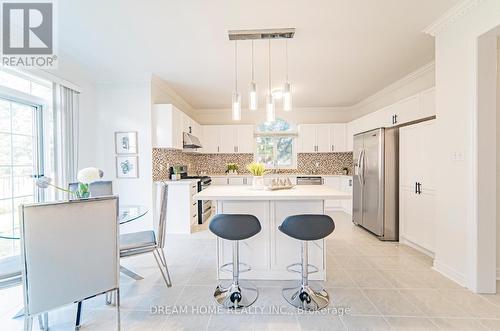 460 Sonoma Boulevard, Vaughan, ON - Indoor Photo Showing Kitchen With Upgraded Kitchen