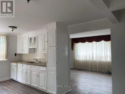 1639 Innisfil Beach Road, Innisfil, ON - Indoor Photo Showing Kitchen