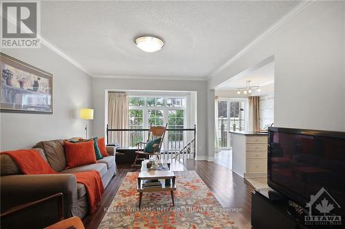 105 Rustwood, Barrhaven (7708 - Barrhaven - Stonebridge), ON - Indoor Photo Showing Living Room