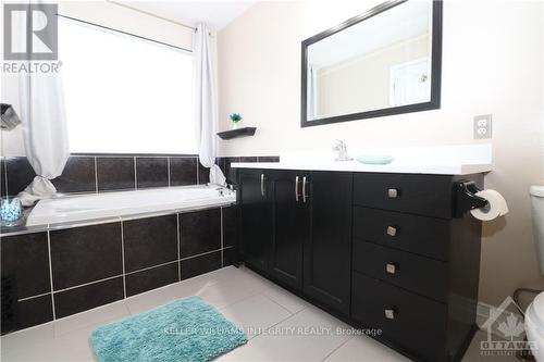 105 Rustwood, Barrhaven (7708 - Barrhaven - Stonebridge), ON - Indoor Photo Showing Bathroom