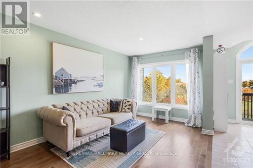 2229 Marble Crescent, Clarence-Rockland, ON - Indoor Photo Showing Living Room