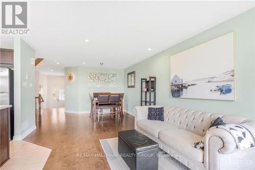 2229 Marble Crescent, Clarence-Rockland, ON - Indoor Photo Showing Living Room