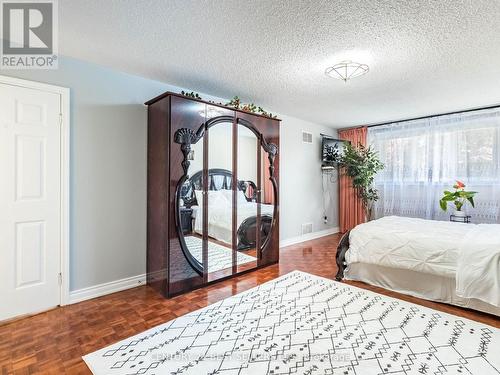 4172 Rayfield Court, Mississauga, ON - Indoor Photo Showing Bedroom