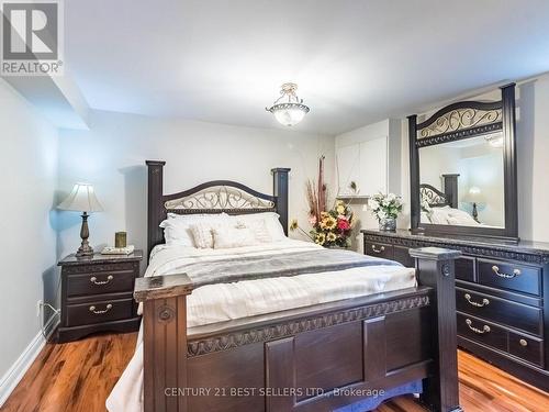 4172 Rayfield Court, Mississauga, ON - Indoor Photo Showing Bedroom