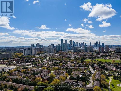 4172 Rayfield Court, Mississauga, ON - Outdoor With View