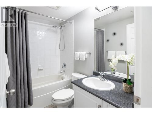 1088 Sunset Drive Unit# 644, Kelowna, BC - Indoor Photo Showing Bathroom