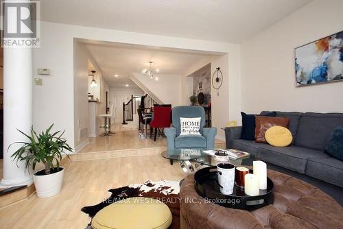 117 - 3050 Orleans Road, Mississauga, ON - Indoor Photo Showing Living Room