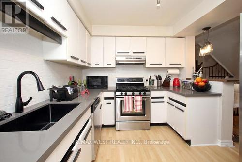 117 - 3050 Orleans Road, Mississauga, ON - Indoor Photo Showing Kitchen