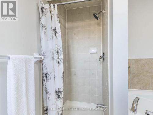 5 Tawnberry Circle, Brampton, ON - Indoor Photo Showing Bathroom