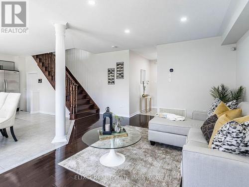 5 Tawnberry Circle, Brampton, ON - Indoor Photo Showing Living Room