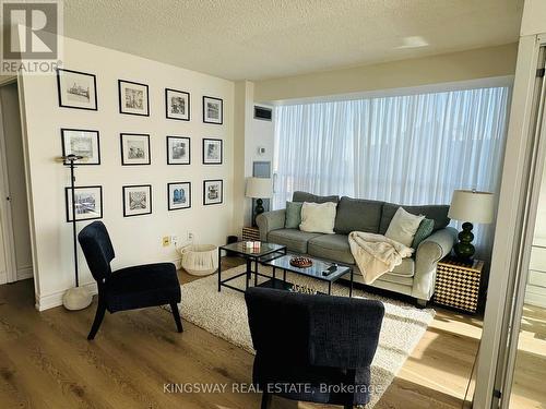 1506 - 50 Kingsbridge Garden Circle, Mississauga, ON - Indoor Photo Showing Living Room