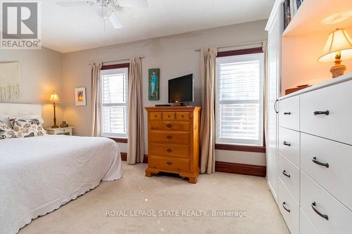 107 Augusta Street, Hamilton, ON - Indoor Photo Showing Bedroom