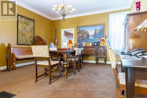 107 Augusta Street, Hamilton, ON - Indoor Photo Showing Dining Room