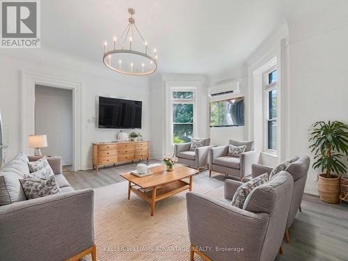 2 - 202 Green Street, Cobourg, ON - Indoor Photo Showing Living Room