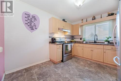 B11 - 427 Victoria Road N, Guelph, ON - Indoor Photo Showing Kitchen