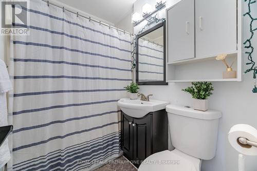 B11 - 427 Victoria Road N, Guelph, ON - Indoor Photo Showing Bathroom