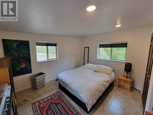 360 Vla Road, Cawston, BC - Indoor Photo Showing Bedroom