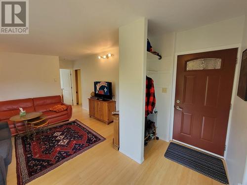 360 Vla Road, Cawston, BC - Indoor