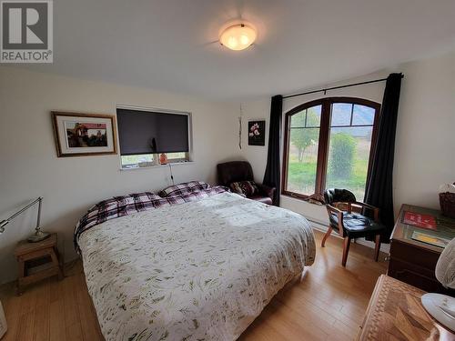 360 Vla Road, Cawston, BC - Indoor Photo Showing Bedroom