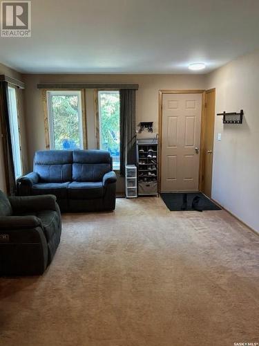 216 2Nd Avenue W, Canora, SK - Indoor Photo Showing Living Room