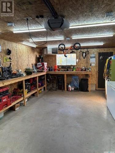 216 2Nd Avenue W, Canora, SK - Indoor Photo Showing Garage