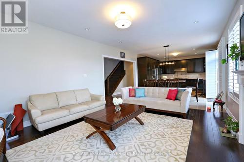 53 Pathway Drive, Brampton, ON - Indoor Photo Showing Living Room