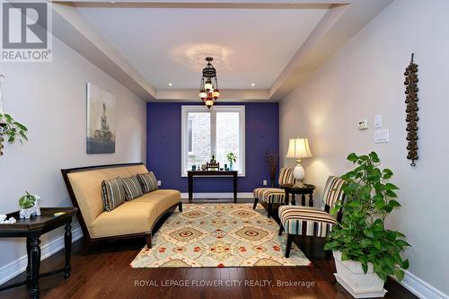 53 Pathway Drive, Brampton, ON - Indoor Photo Showing Living Room