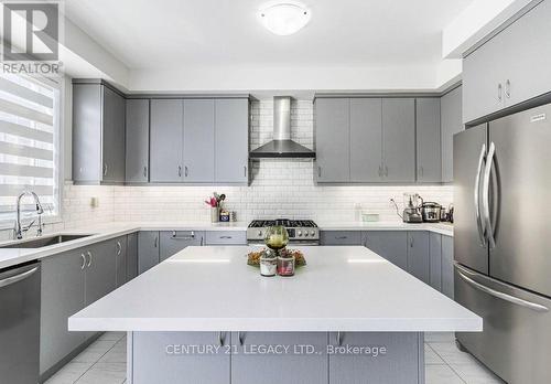 17 Overstone Road, Halton Hills, ON - Indoor Photo Showing Kitchen With Upgraded Kitchen