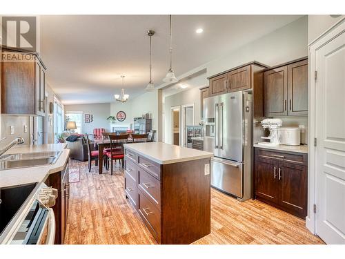 189 Resolute Road, Kaleden, BC - Indoor Photo Showing Kitchen