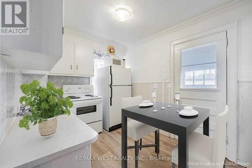 9 Foxley Street, Toronto, ON - Indoor Photo Showing Kitchen