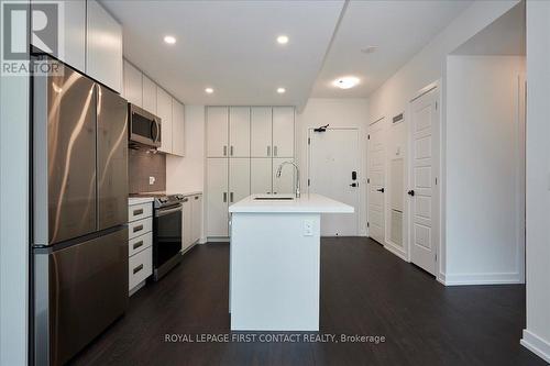 249 - 415 Sea Ray Avenue, Innisfil, ON - Indoor Photo Showing Kitchen With Stainless Steel Kitchen With Upgraded Kitchen