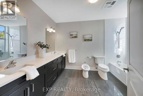 102 - 144 Park Street, Waterloo, ON - Indoor Photo Showing Bathroom