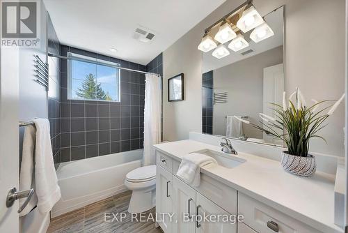 102 - 144 Park Street, Waterloo, ON - Indoor Photo Showing Bathroom