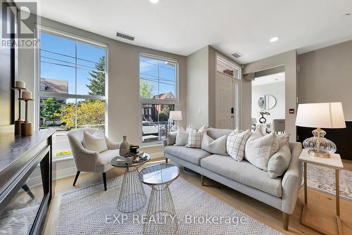 102 - 144 Park Street, Waterloo, ON - Indoor Photo Showing Living Room