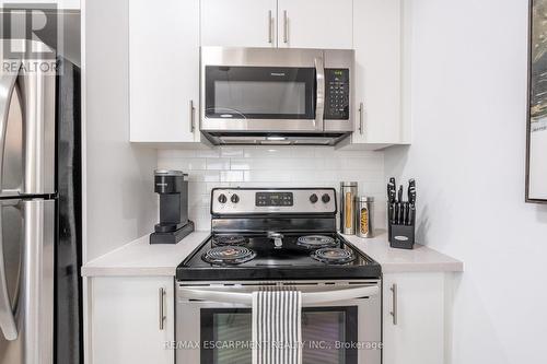 509 - 125 Shoreview Place, Hamilton, ON - Indoor Photo Showing Kitchen