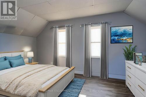 159 Macaulay Street E, Hamilton, ON - Indoor Photo Showing Bedroom