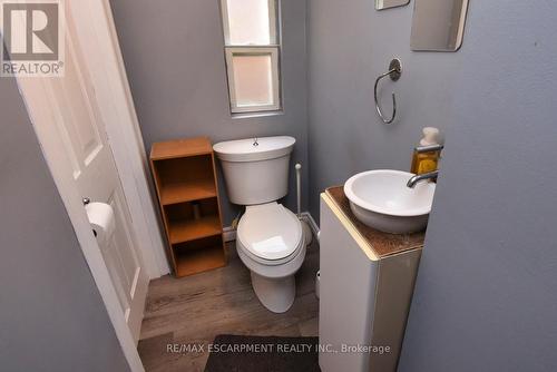 159 Macaulay Street E, Hamilton, ON - Indoor Photo Showing Bathroom